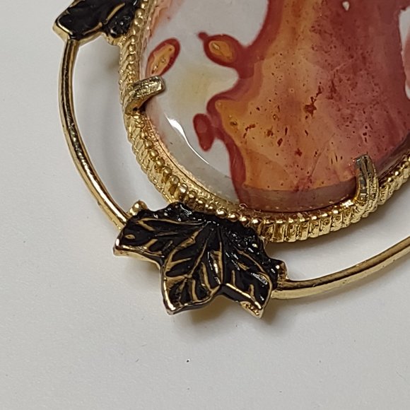 Vintage Oval Shaped Metal And Stone Brooch With Leaves - Picture 9 of 16